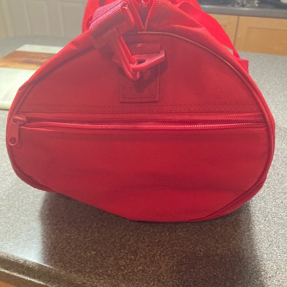 ShredZ Gym Bag - Red, progress cards and 30 day quick weight loss plan - Picture 3 of 10